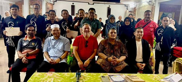 Prof. Dr. Haji Mohd Nazri memberi ceramah literasi kewangan dan emas